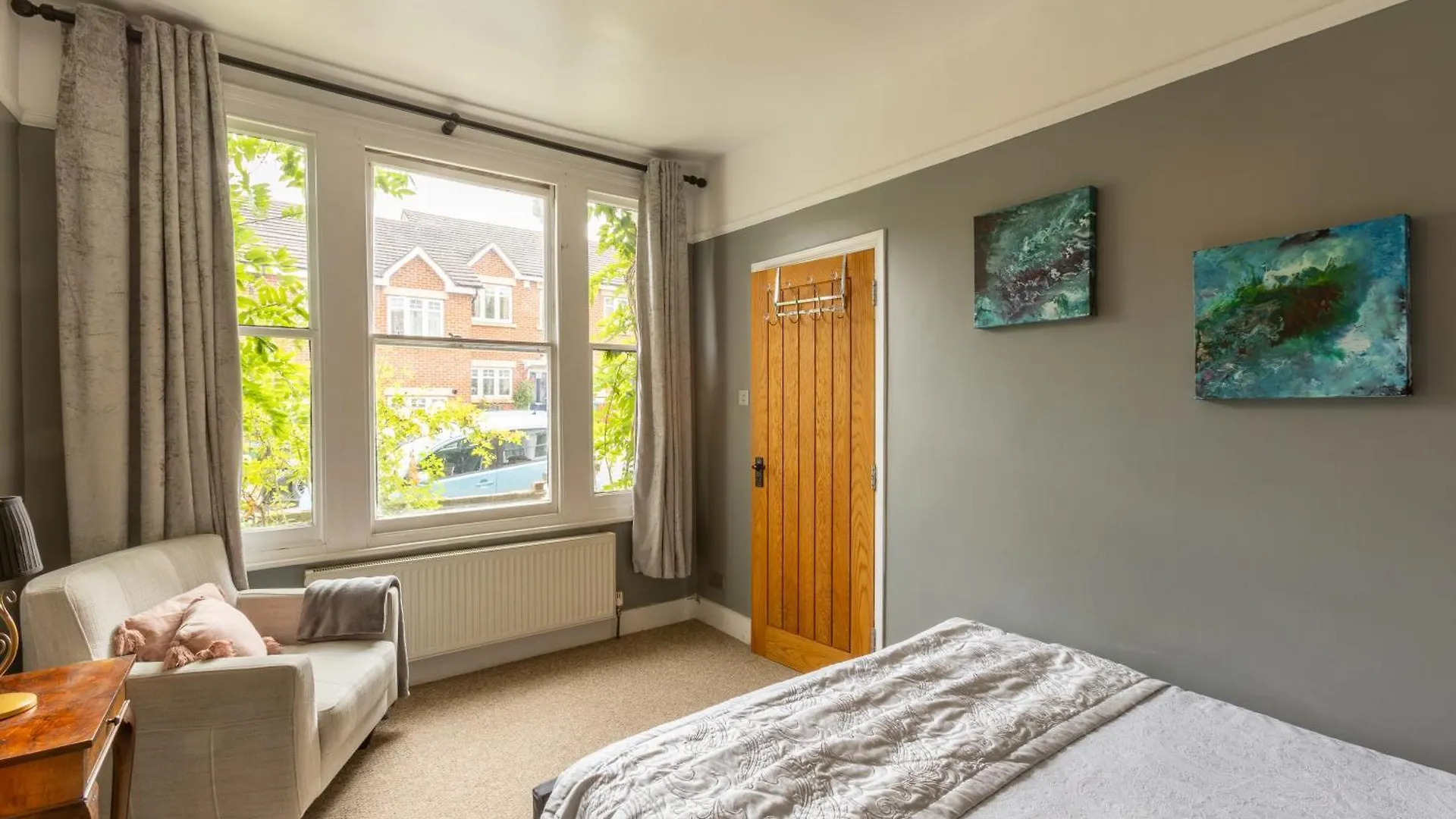 Traditional English 4 Bedroom Home In Greenwich Plumstead  Holiday home
