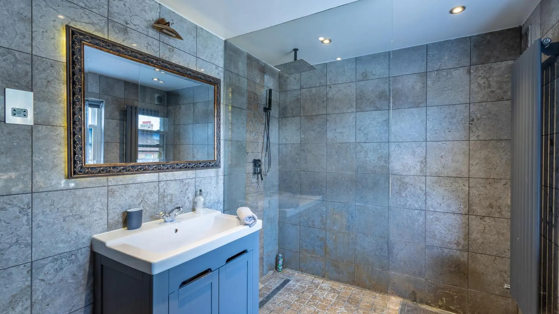 Holiday home Traditional English 4 Bedroom Home In Greenwich Plumstead