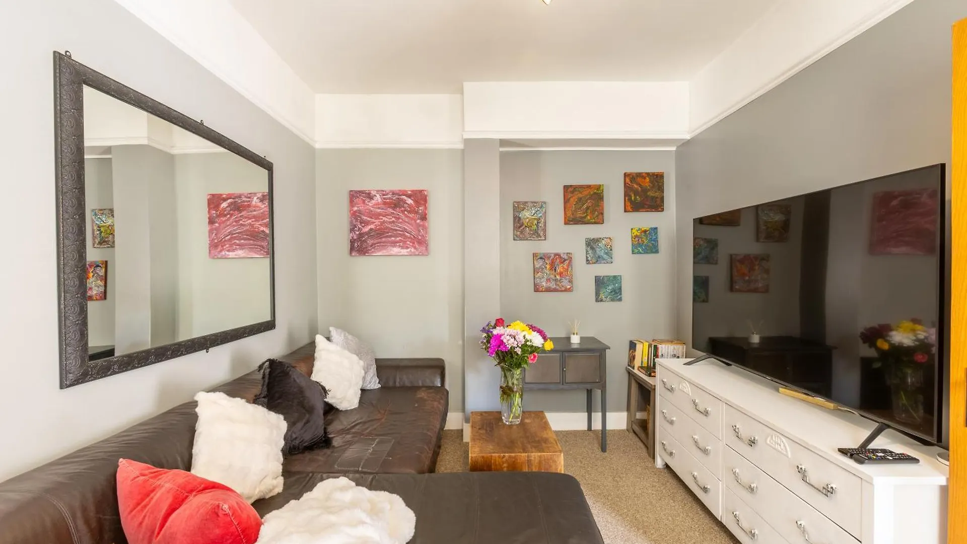 Traditional English 4 Bedroom Home In Greenwich Plumstead  United Kingdom