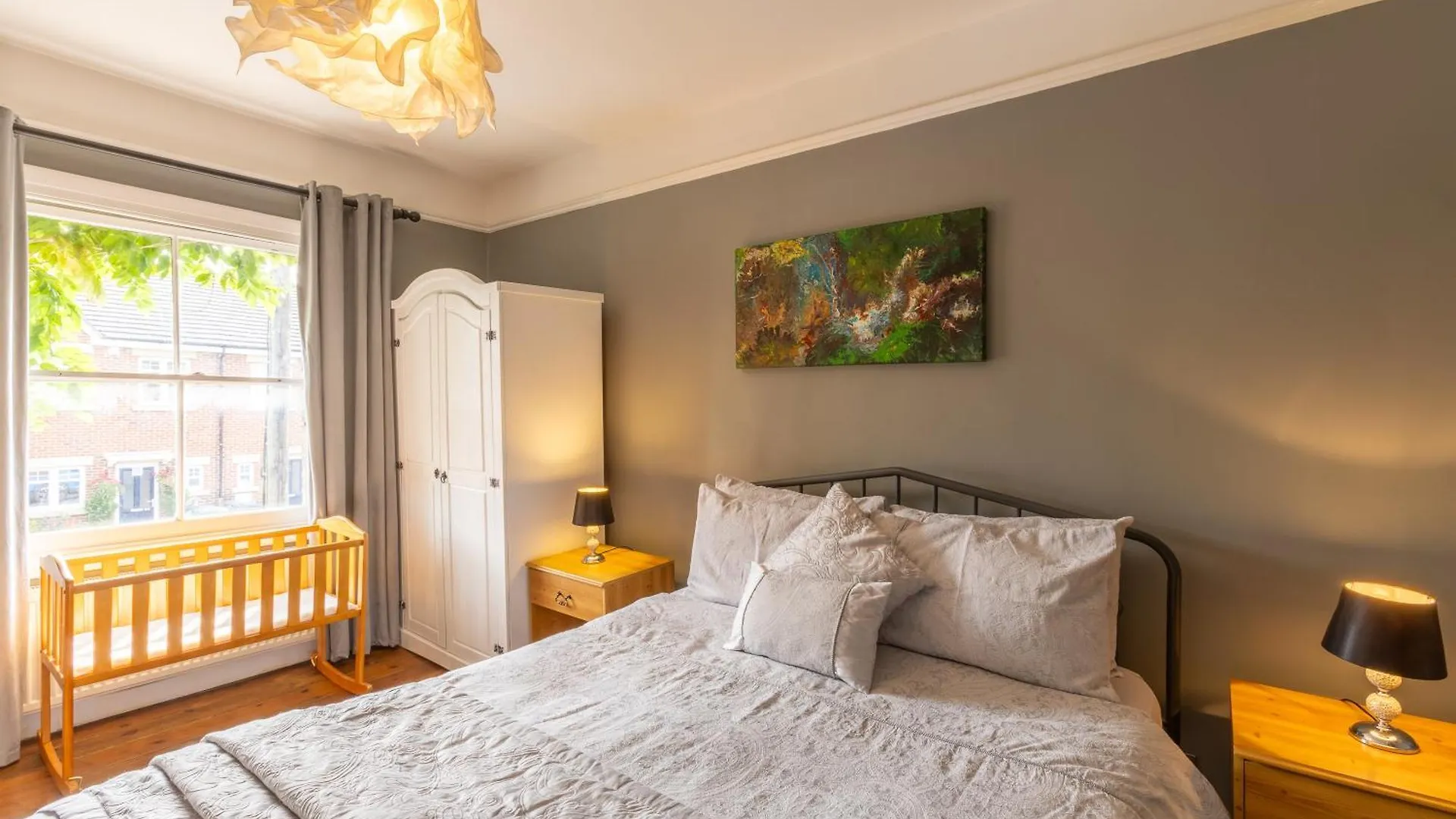 Holiday home Traditional English 4 Bedroom Home In Greenwich Plumstead  United Kingdom
